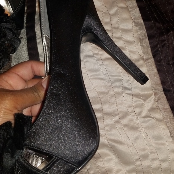 2/$18Lulu Townsend heels# - Picture 5 of 6